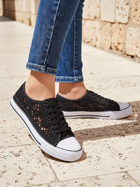 Moteriški sportbačiai „Calista Nero“ su nėriniais, kvėpuojantys – vasaros/pavasario kolekcija