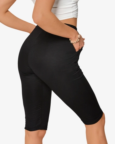 Juodi moteriški 3/4 ilgio medžiaginiai šortai PLUS SIZE- Drabužiai