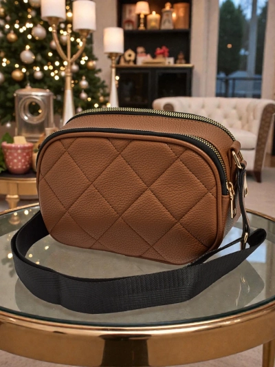 Dygsniuotas mažas moteriškas krepšys iš eko odos Connere