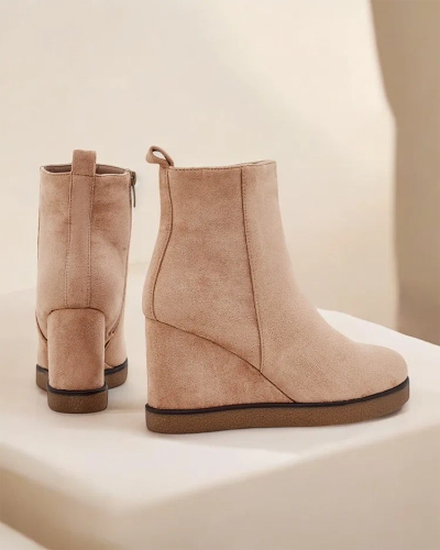 Женские сапоги на клиновой подошве от Royalfashion Sierra