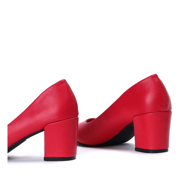 Czerwone czółenka na słupku z matowym wykończeniem Madisynn - Obuwie
