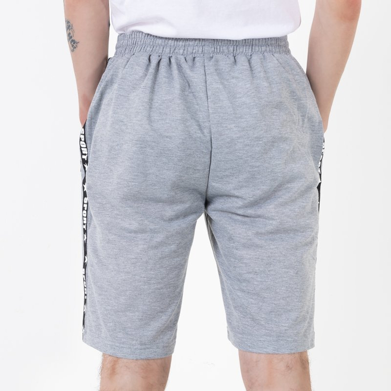 Светло-серые мужские шорты с лампасами