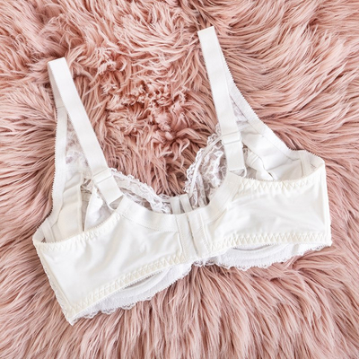 Бюстгальтер без подкладки с кружевом цвета экрю - Нижнее белье