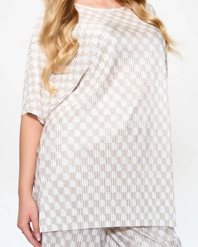 Бежевый женский комплект с плиссированным узором - Одежда