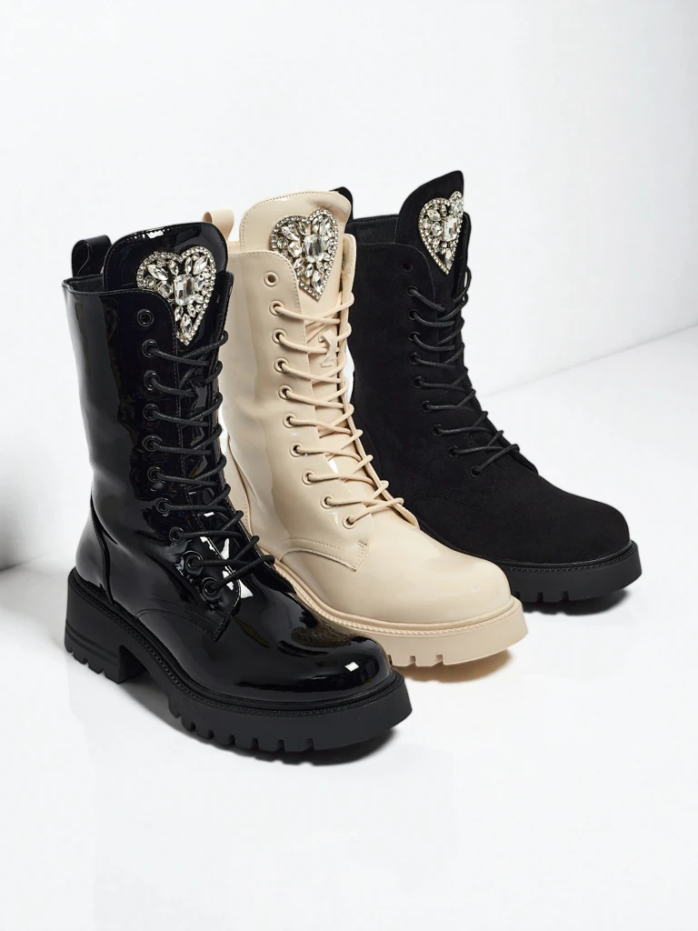 Lakieruoti šnuoruojami moteriški aulinukai Emelune