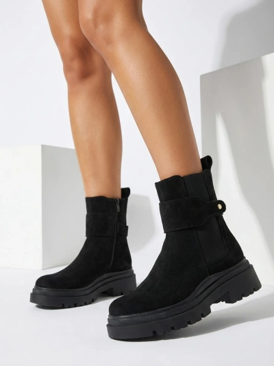 Royalfashion Juodi moteriški batai su dekoratyviniu dirželiu Doasa