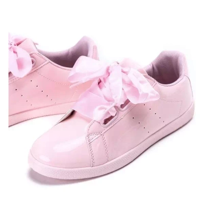 OUTLET Розовые лакированные кроссовки, перевязанные воскресной лентой - Обувь