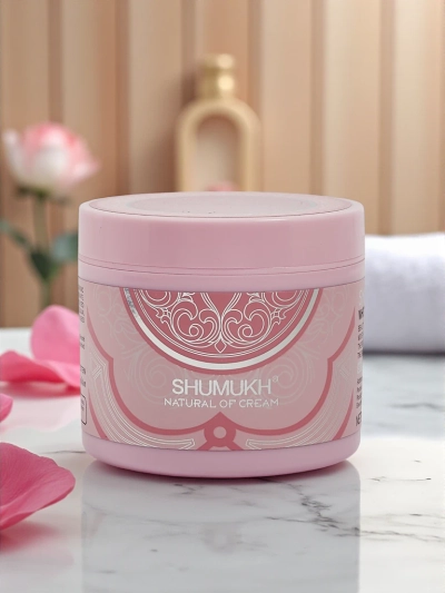 Veido ir kaklo kremas su šviesinamuoju ir drėkinamuoju efektu „Light Pink“