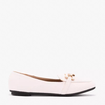 OUTLET Женские кремовые мокасины с декором Olly - Обувь