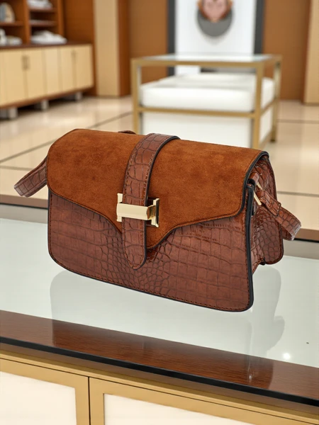 Лакированная маленькая женская сумочка из экокожи Sable Mist