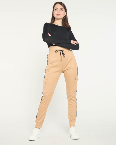 Бежевые женские брюки с лампасами