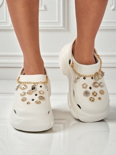 Сандалии Caligae Aurelia Bianca с украшениями chain в стиле glamour