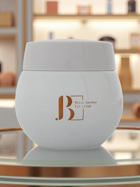 Luxelux White Bandage Drėkinamasis paakių kremas su retinoliu
