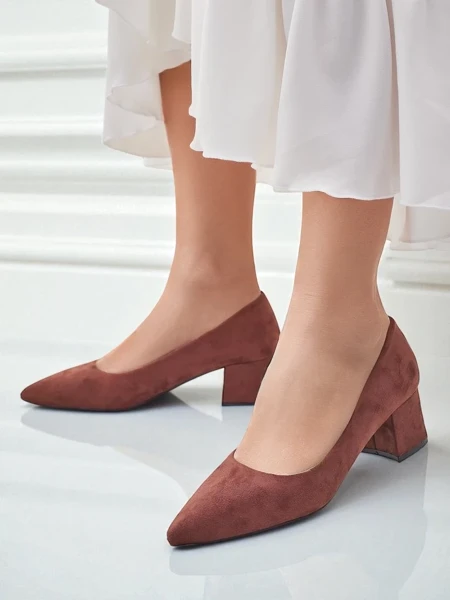 Aurelia Classico – Brown Suede Block Heel Pumps 4.5 cm
