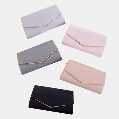 Розовый мерцающий клатч на цепочке