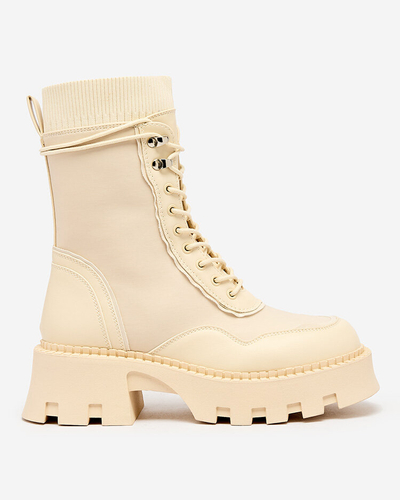 Royalfashion Smėlio spalvos moteriški nėriniuoti Vabasa batai