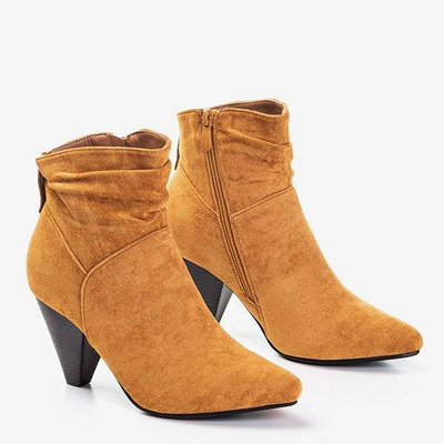 OUTLET Коричневые сапоги на треугольном каблуке Lika - Туфли