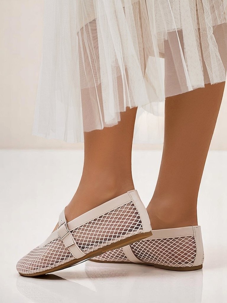 Royalfashion Женские ажурные балетки с ремешком Naommi