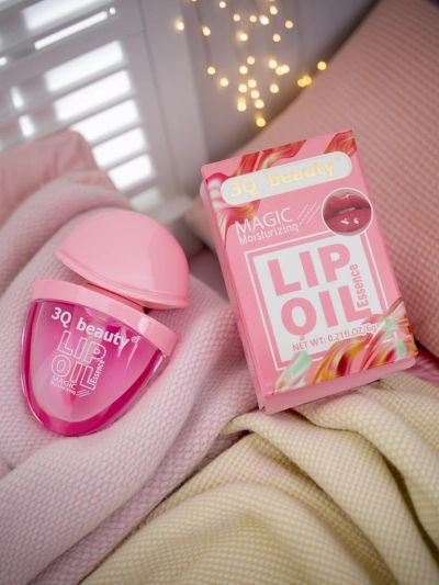 3Q Beauty Aloe Vera giliai drėkinantis lūpų blizgis