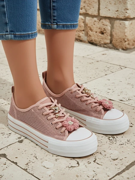 Royalfashion moterški perforuoti sportbačiai su papuošimais Osdo