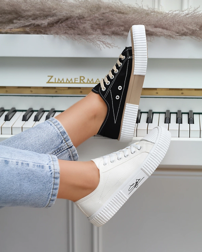 Juodi moteriški suvarstomi sportbačiai Gerity - Avalynė