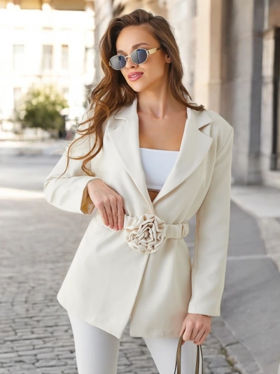 Женский пиджак Royalfashion с поясом и декоративным цветком
