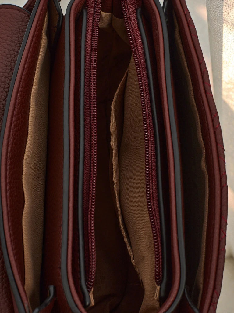 Moteriška rankinė „Luna“ bordo spalvos ekologiška elegantiška kasdienai