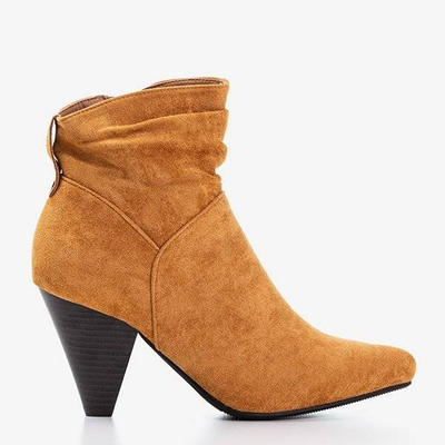 OUTLET Коричневые сапоги на треугольном каблуке Lika - Туфли