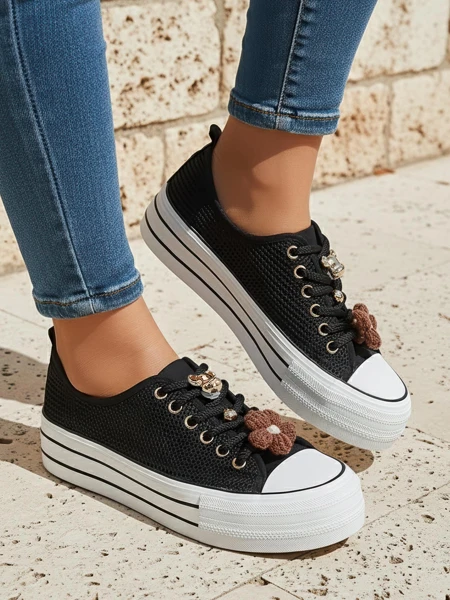 Royalfashion moterų perforuoti sportiniai bateliai su dekoracijomis Osdo