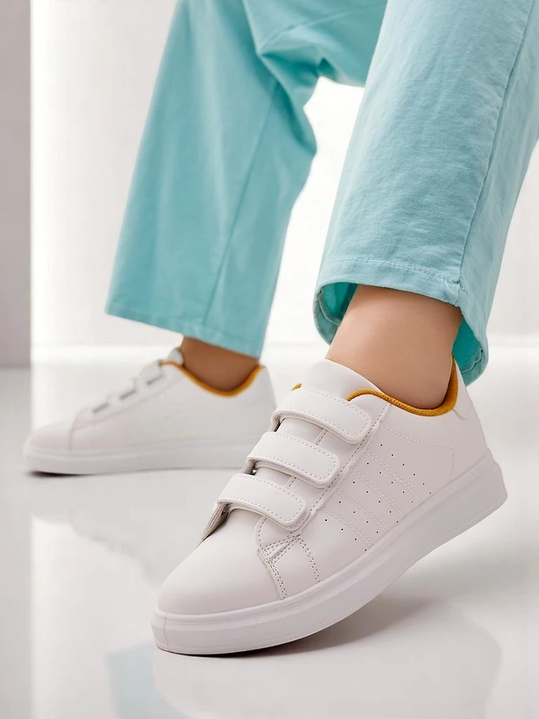 Royalfashion Женские спортивные кроссовки Pertis