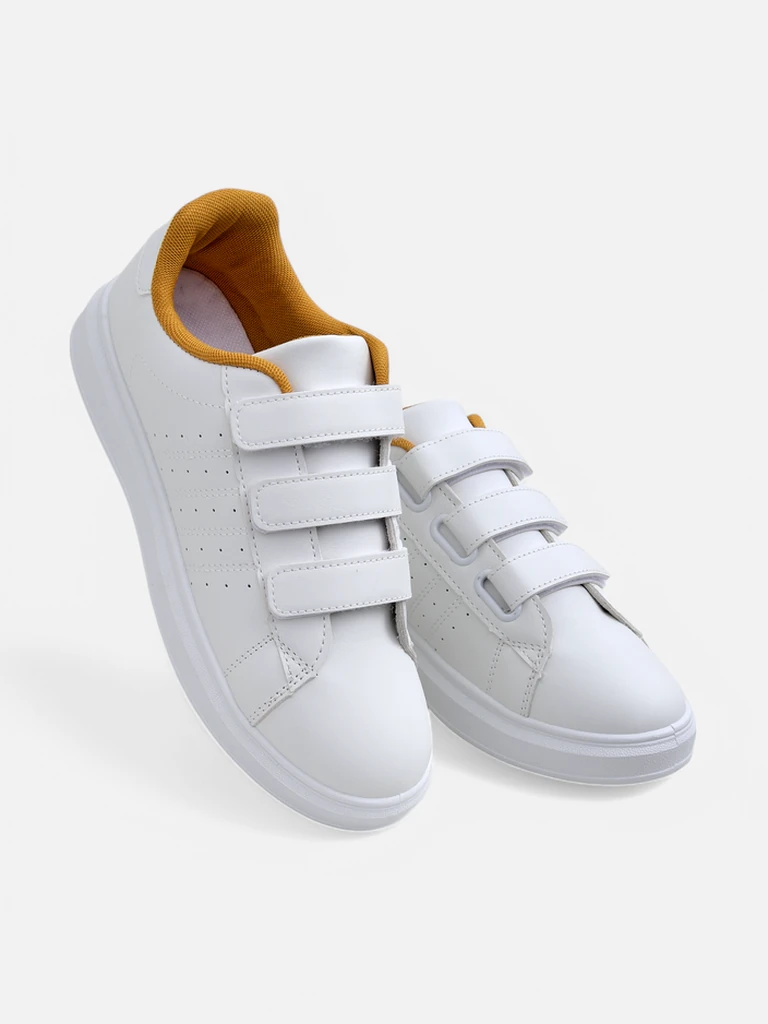 Royalfashion Женские спортивные кроссовки Pertis