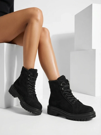 Karališka moteriška bateliai su sagomis Vesot