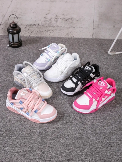 Женские спортивные кроссовки Royalfashion с декоративными шнурками Clesiv