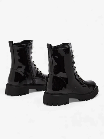 Lakiniai moteriški aulinukai su raišteliais Velmini