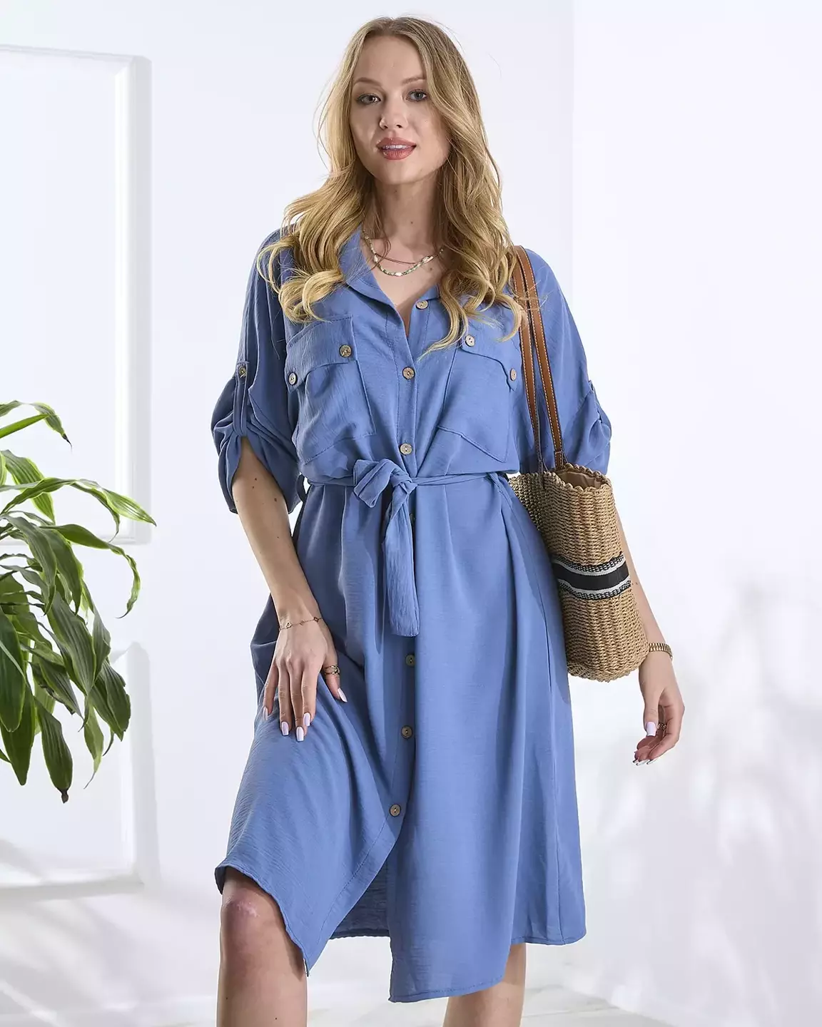 Mėlyna moteriška suknelė a'la marškiniai su raišteliu juosmenyje - Apranga