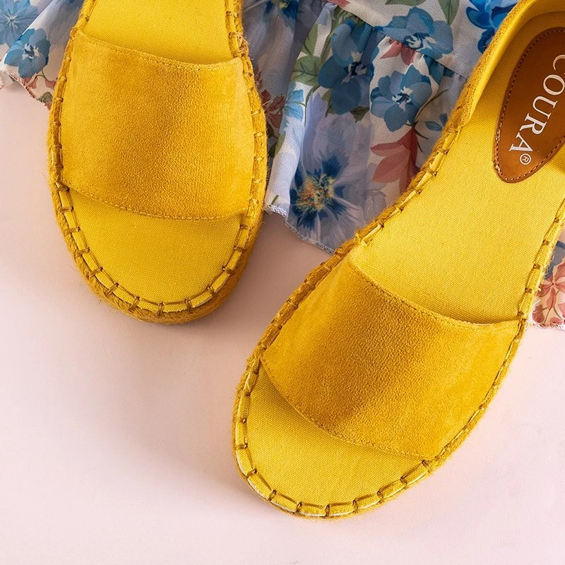 OUTLET Geltoni moteriški sandalai su platforma Sitra - Avalynė