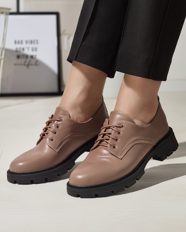 Šviesiai rudi moteriški pusbačiai su raišteliais Etrap- Footwear
