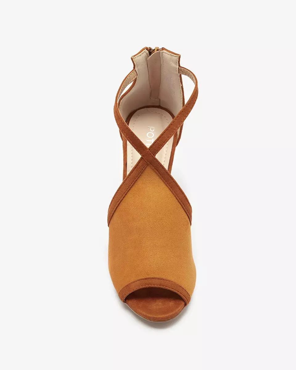 Geltonos spalvos kupranugario spalvos moteriški smailianosiai sandalai Ibbizo- Avalynė
