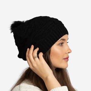 Moteriška juoda šilta kepurė su pomponu - Priedai