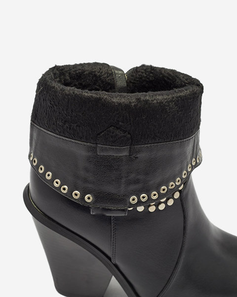 OUTLET Moteriški juodi kaubojiški batai ant pakulnės su sidabriniais akmenukais Daksiti - Avalynė