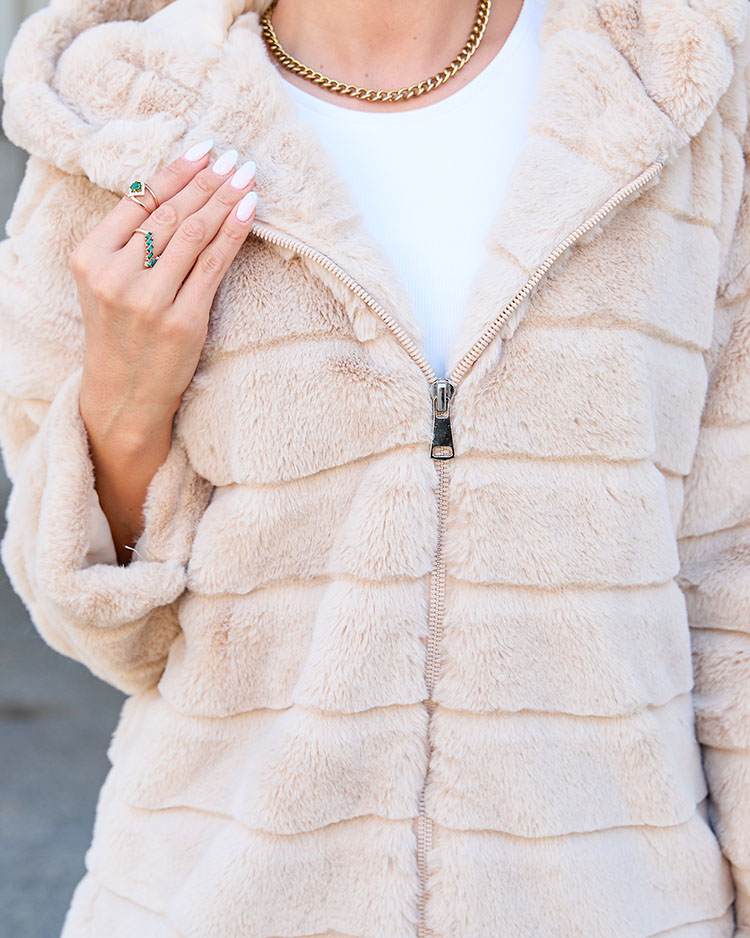 Royalfashion Smėlio spalvos moteriškas kailinis paltas