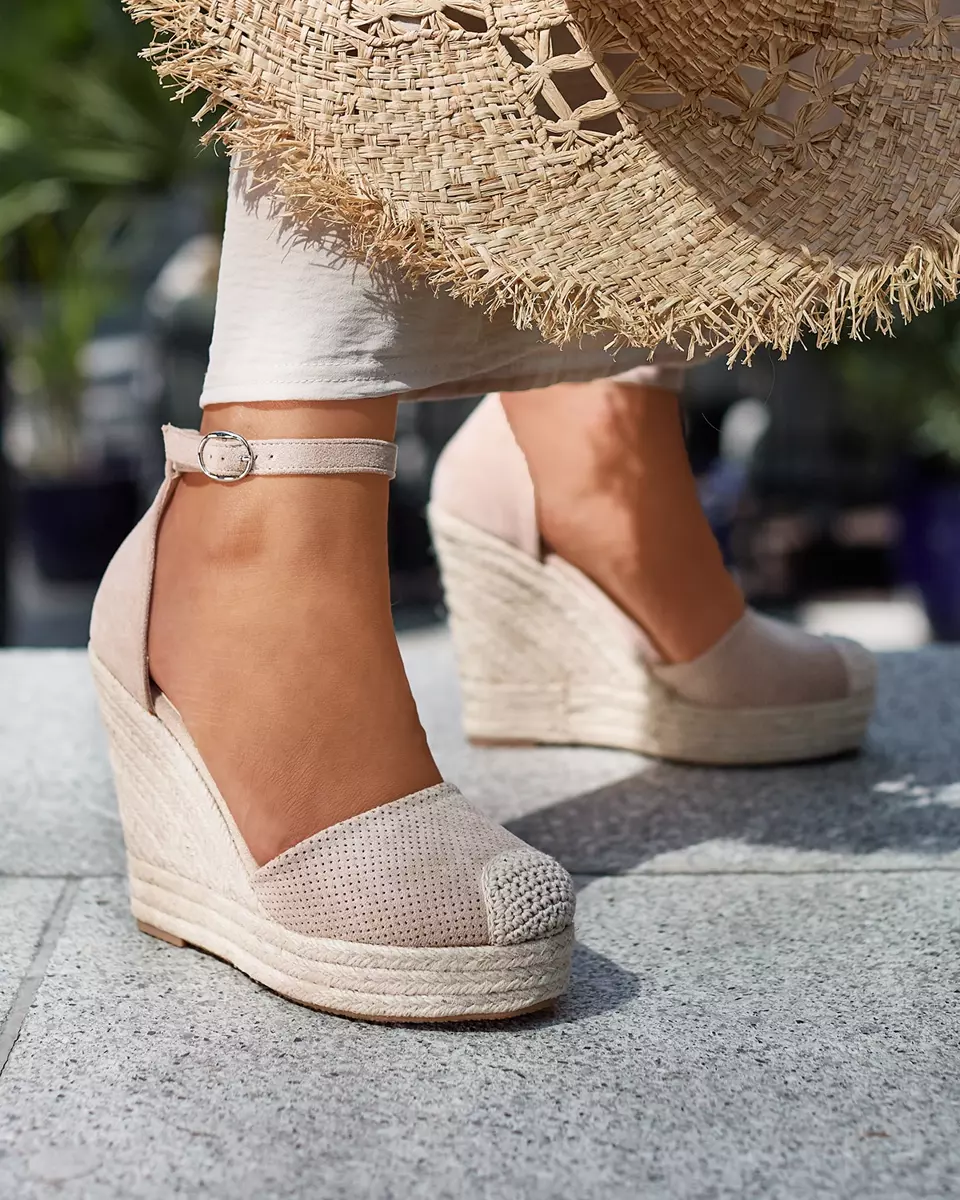 Royalfashion Smėlio spalvos moteriški sandalai ant platformos "Meylasi"