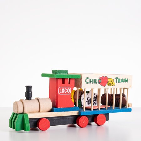 Деревянный паровоз для детей