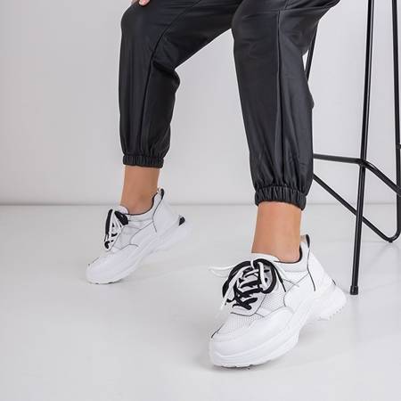 Женские белые спортивные туфли с черными вставками Adira - Обувь