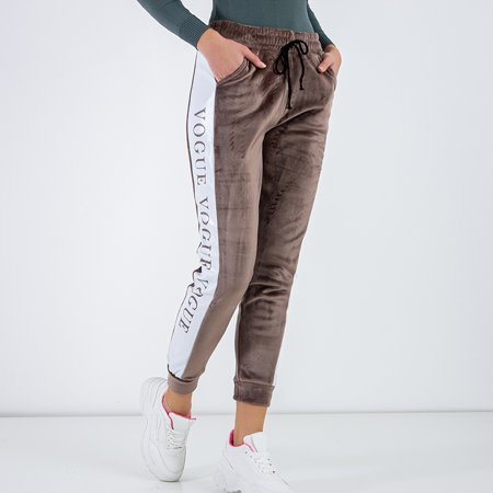 Женские коричневые утепленные спортивные брюки с белыми полосками - Одежда