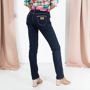 Темно-синие женские джинсовые брюки с ремнем
